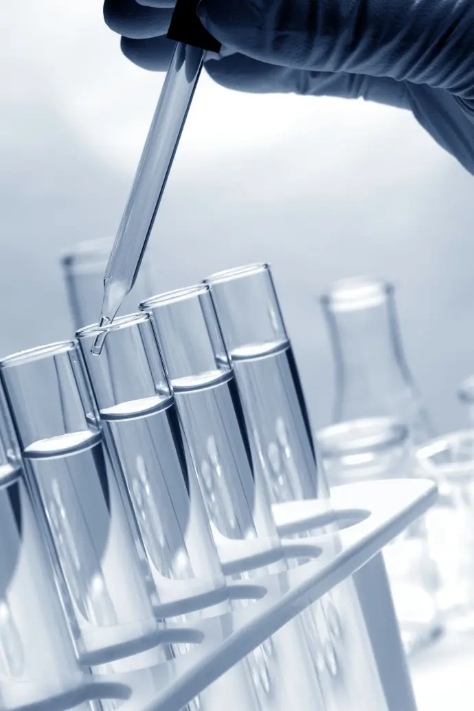 ©2007 by Olivier Le Queinec. All rights reserved-Fotolia Pharmacie eprouvettes